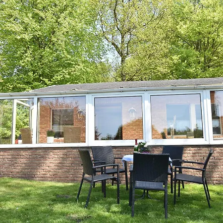 Mit Garten In *